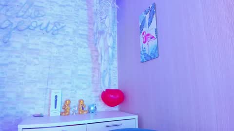 Snapshot of aisha_h chatting on 02.21.25 Aisha online show from 02.21.25