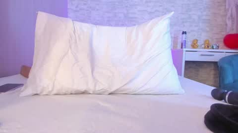 Snapshot of aisha_h chatting on 02.27.25 Aisha online show from 02.27.25