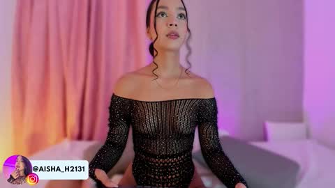 Snapshot of aisha_h chatting on 11.23.25 Aisha online show from 11.23.25