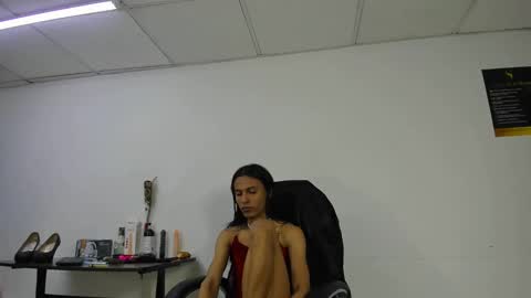 Aisha online show from 09.21.25