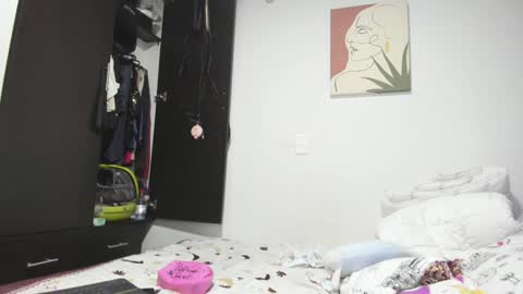 Katie   online show from 02.04.25