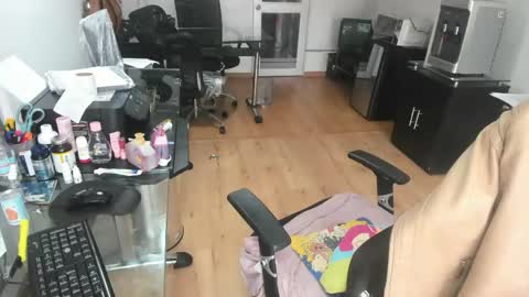 Katie   online show from 04.14.26