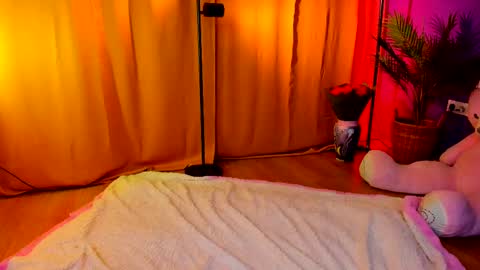 Lora online show from 02.27.25