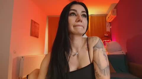 Lora online show from 11.22.25