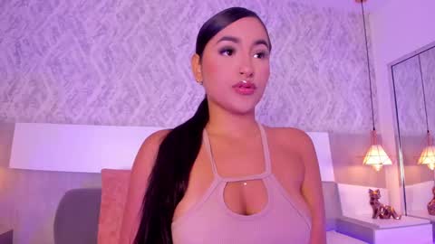 Snapshot of aishapeyton chatting on 10.06.25 Aisha online show from 10.06.25