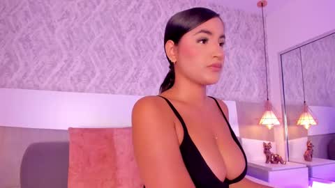 Snapshot of aishapeyton chatting on 10.07.25 Aisha online show from 10.07.25