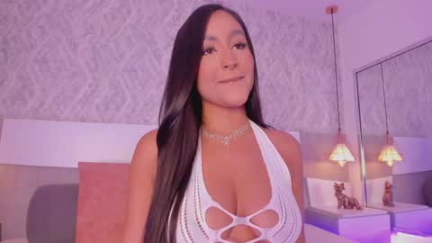 Snapshot of aishapeyton chatting on 11.08.25 Aisha online show from 11.08.25