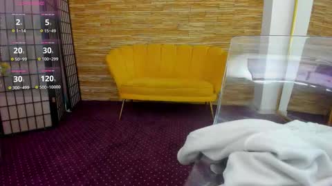 Aisha online show from 09.29.25