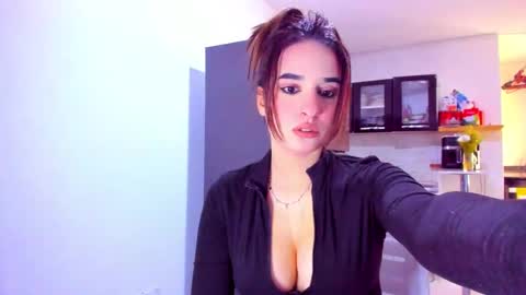 Snapshot of aishas00 chatting on 10.23.25 Saher online show from 10.23.25