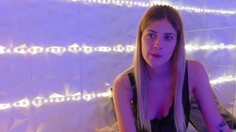 Aisha online show from 09.23.25