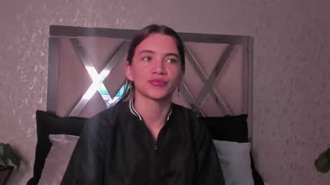 little aitana  online show from 02.11.25