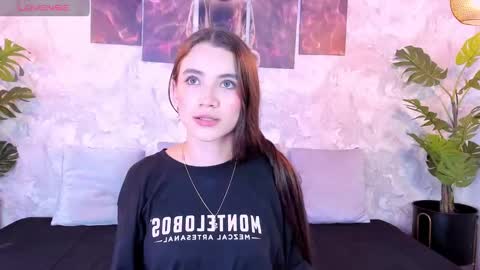 little aitana  online show from 10.20.25