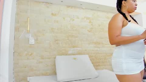 Snapshot of aitana_cole chatting on 02.25.26 AITANA online show from 02.25.26