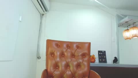 Snapshot of aitanarus chatting on 01.11.25 Ahitana Russ online show from 01.11.25