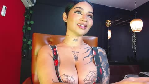 Snapshot of aitanarus chatting on 02.08.25 Ahitana Russ online show from 02.08.25