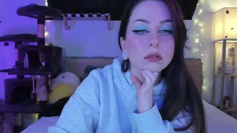 Aivie Pink online show from 04.16.26