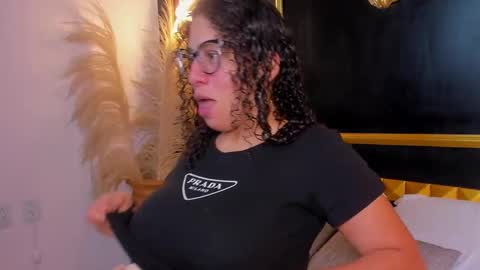 Aixa Burgos online show from 10.31.25