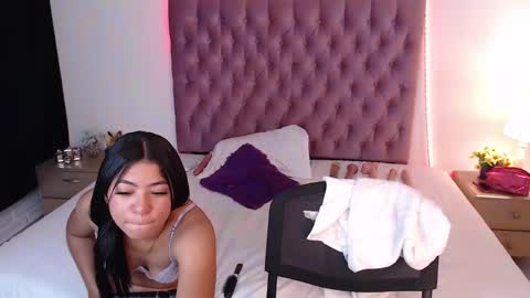 Snapshot of aixa_shaw chatting on 01.16.25 AIXA online show from 01.16.25