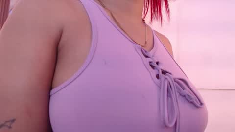 Snapshot of aixa_shaw chatting on 11.12.25 AIXA online show from 11.12.25