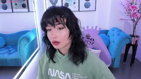 Azaka  online show from 04.17.26