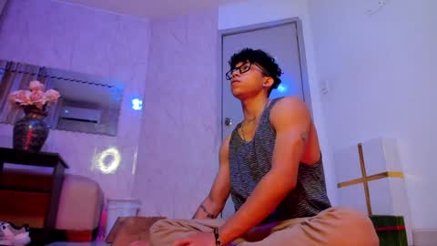 akazaboy online show from 12.19.24