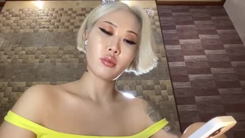 Akemi online show from 02.20.25