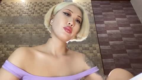 Akemi online show from 02.25.25