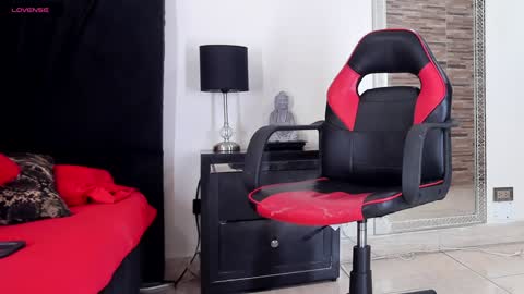 Snapshot of akemirosse chatting on 02.04.25 Akemi online show from 02.04.25