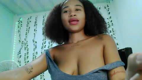 akemy_saunderz online show from 06.16.26