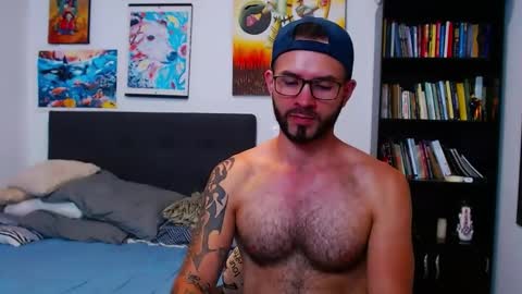 Snapshot of akiles_r chatting on 12.13.24 akiles online show from 12.13.24