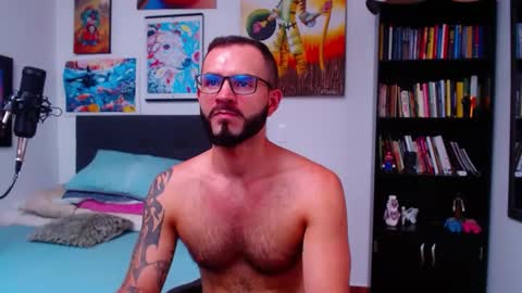 Snapshot of akiles_r chatting on 02.19.25 akiles online show from 02.19.25