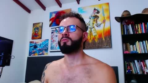 Snapshot of akiles_r chatting on 10.21.25 akiles online show from 10.21.25