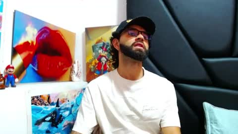 Snapshot of akiles_r chatting on 06.18.26 akiles online show from 06.18.26