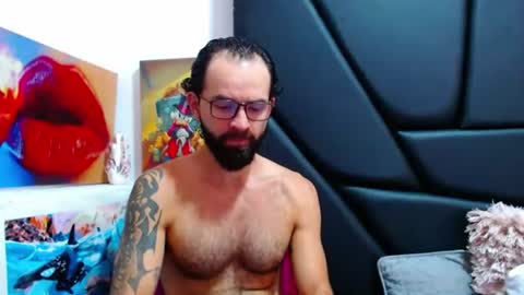 Snapshot of akiles_r chatting on 06.22.26 akiles online show from 06.22.26
