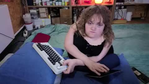 Natalie online show from 11.21.25