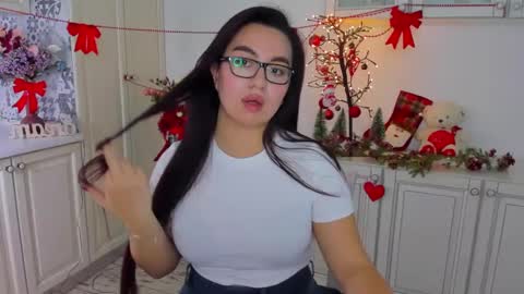 Snapshot of akira_oh_yes chatting on 12.17.24 akira_oh_yes online show from 12.17.24