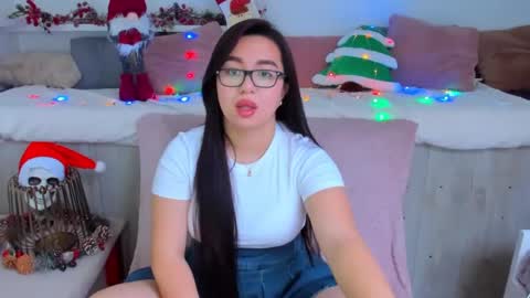 Snapshot of akira_oh_yes chatting on 12.18.24 akira_oh_yes online show from 12.18.24