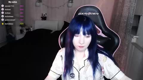 Snapshot of akirahartyx chatting on 11.27.25 akirahartyx online show from 11.27.25