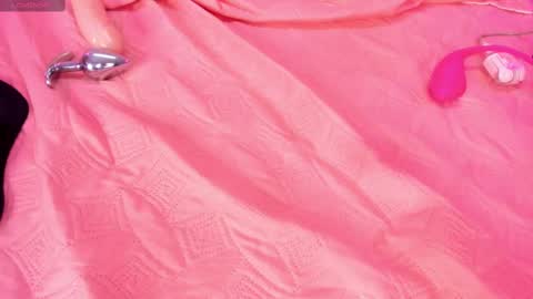 Snapshot of alahia_betancur chatting on 02.12.25 Alahia online show from 02.12.25