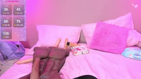 Snapshot of alahia_betancur chatting on 02.22.25 Alahia online show from 02.22.25