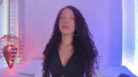 Snapshot of alahia_rosse chatting on 12.04.25 Alahia online show from 12.04.25
