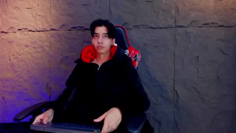 Snapshot of alan_boy01 chatting on 09.17.25 Alan Boy online show from 09.17.25