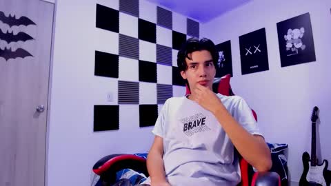 Snapshot of alan_boy01 chatting on 11.27.25 Alan Boy online show from 11.27.25