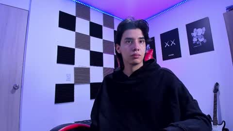 Snapshot of alan_boy01 chatting on 02.06.26 Alan Boy online show from 02.06.26