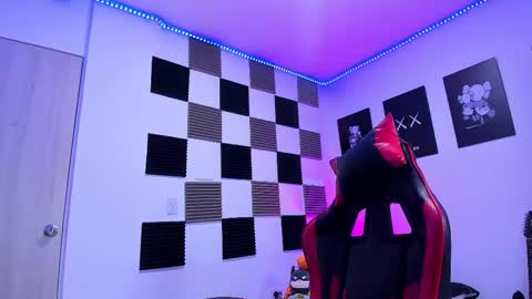 Snapshot of alan_boy01 chatting on 02.11.26 Alan Boy online show from 02.11.26