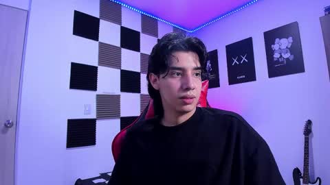 Snapshot of alan_boy01 chatting on 02.11.26 Alan Boy online show from 02.11.26