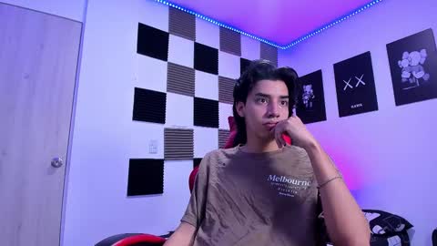 Snapshot of alan_boy01 chatting on 02.12.26 Alan Boy online show from 02.12.26