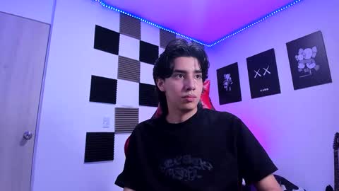 Snapshot of alan_boy01 chatting on 02.15.26 Alan Boy online show from 02.15.26