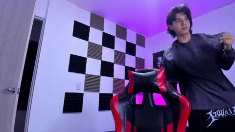 Snapshot of alan_boy01 chatting on 02.25.26 Alan Boy online show from 02.25.26