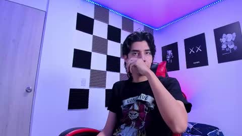 Snapshot of alan_boy01 chatting on 02.26.26 Alan Boy online show from 02.26.26